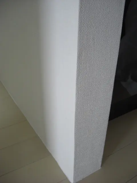 壁紙を上から下まで貼替えてきれいになった状態