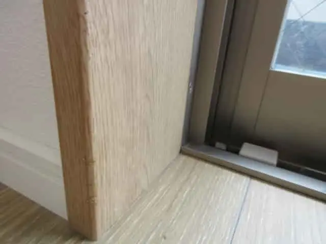 枠を簡易補修でぱっと見は分らなくした状態